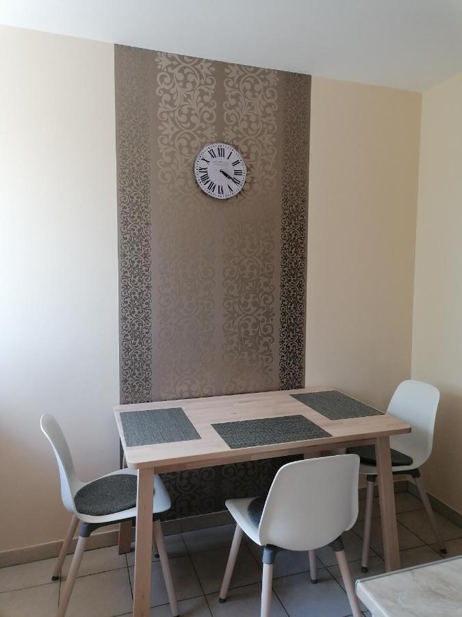 Szamoca Apartman Szegedin Exterior foto